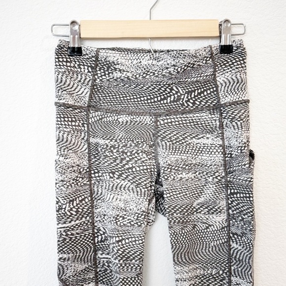 Lululemon- Fast & Free 7/8 Tight II *Nulux 25” - Size 6 - Picture 3 of 9